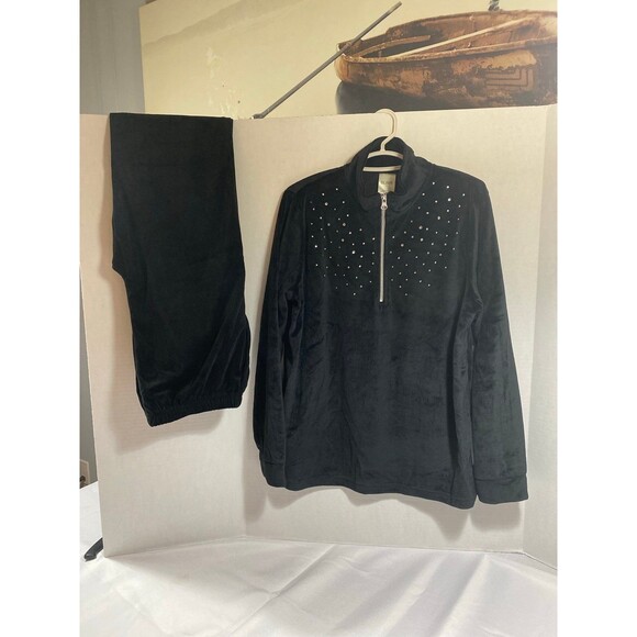 Blair 2 Piece Woman’s Rhinestone studded Black velour tracksuit NWOT size S - Picture 12 of 12